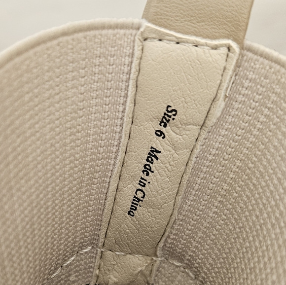 NWT Dolce Vita Tropic H20 Tan / Cream Rain Boots Womens Size 6 - Picture 9 of 12